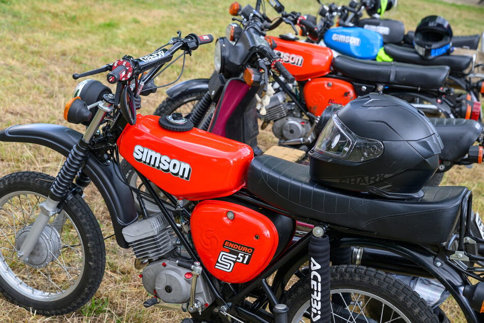 Mit einer Simson S 51 war der 15-Jährige auf der S164 zwischen Dobra und Lohmen unterwegs. (Symbolfoto)