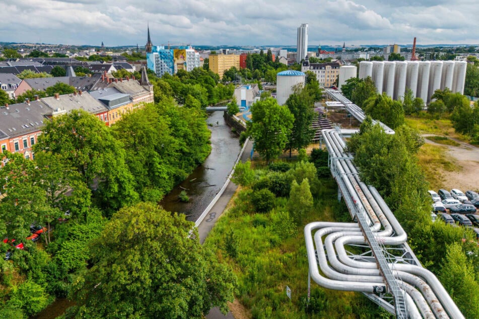 Fernwärmeleitungen verlaufen entlang der Chemnitz zwischen Nord- und Hauboldstraße.