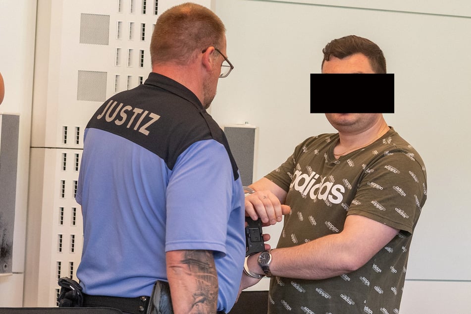 Krzystof L. (33) muss länger hinter Gitter.