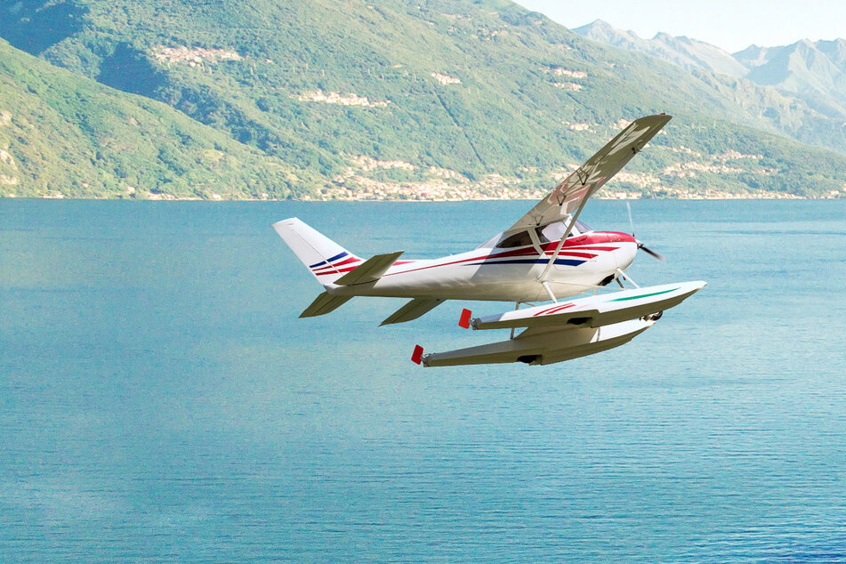 A float plane crashed in the water in Mutiny Bay near Whidbey Island, Washington, leaving one dead and nine missing (stock image).