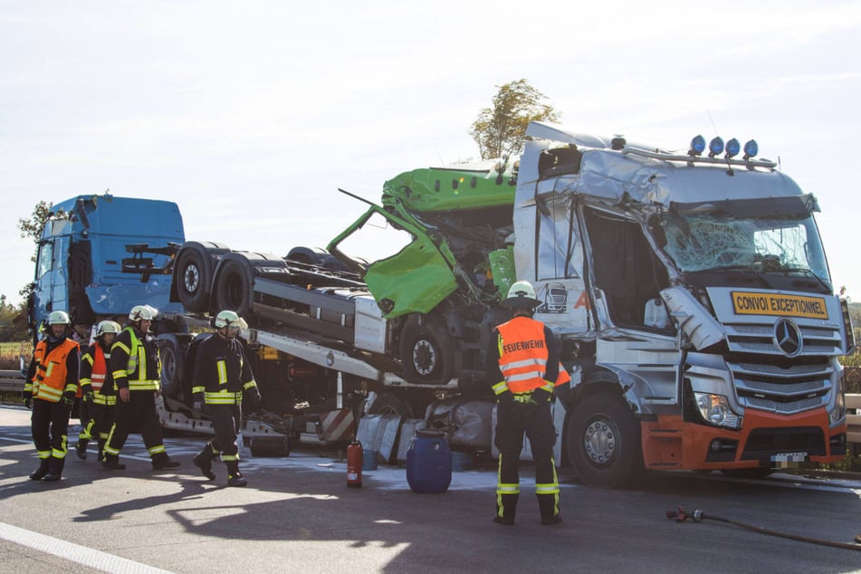 Auf der A13 bei Lübben hat es einen schweren Unfall gegeben, weshalb die Autobahn in Richtung Berlin gesperrt ist.