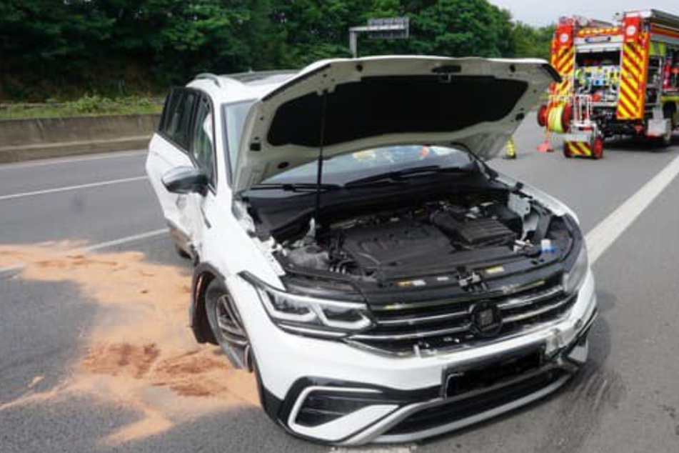 Der VW des 60-Jährigen erlitt durch den Zusammenstoß erhebliche Schäden und musste abgeschleppt werden.