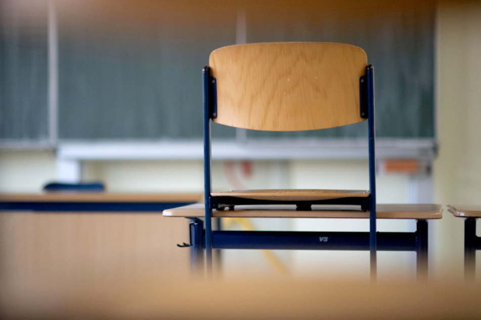 Solange sich das Gesundheitsamt oder die Schule nicht entscheiden, diese zu schließen, müssen Kinder am Unterricht teilnehmen.