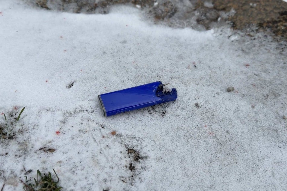 Ein kurzer Funke und der augenscheinlich harmlose Knaller explodierte noch in der Hand des Jugendlichen.