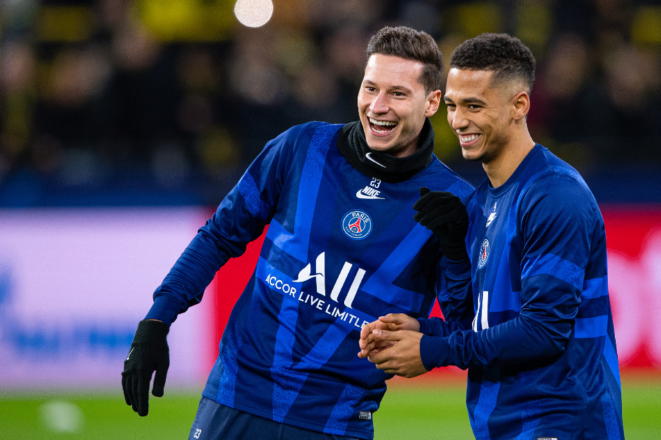 Julian Draxler (28, l.) und Thilo Kehrer (25) dürfte das Lachen aufgrund ihrer Situation bei Paris Saint-Germain mittlerweile vergangen sein.