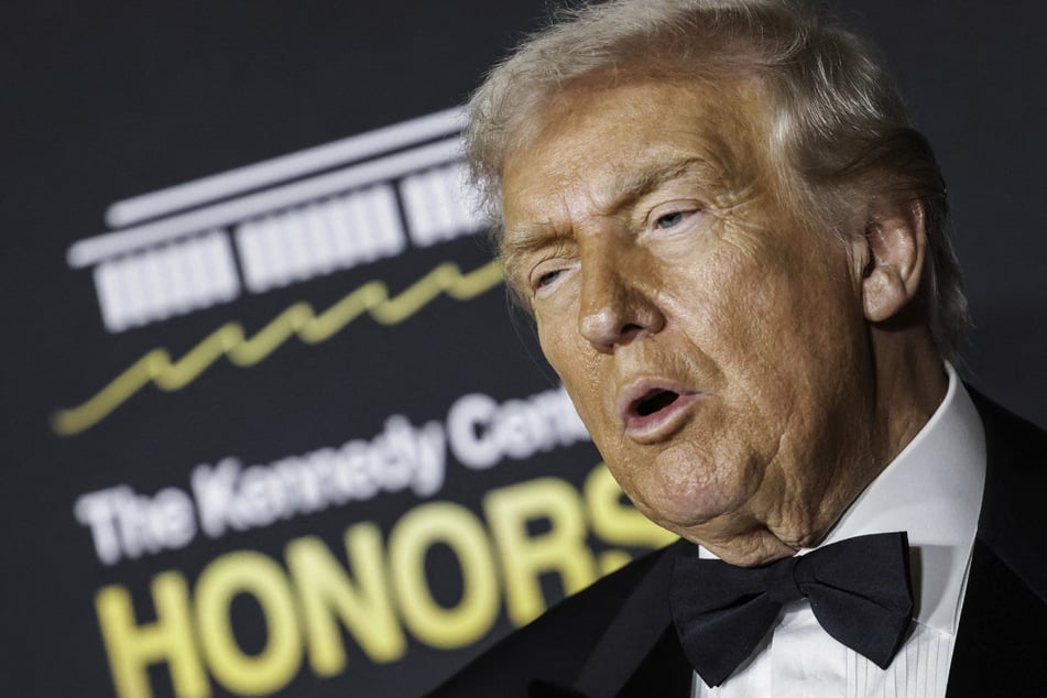 Trump takes center stage as Kennedy Center honors artists