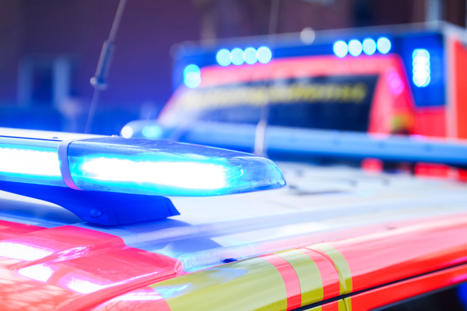 Biker kracht in Traktor: 17-Jähriger und Mitfahrer in Lebensgefahr