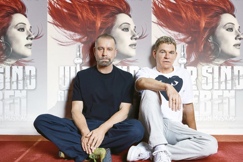 In "Wir sind am Leben" blicken Plate und Sommer auf Berlin im verrückten Wendejahr 1990 zurück.