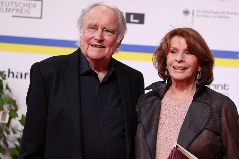 Schauspielerin Senta Berger (82) und ihr Ehemann, Regisseur Michael Verhoeven (85), gaben sich vor mehr als 50 Jahren das Ja-Wort.