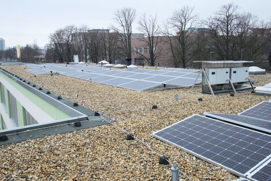 Das Bündnis will auch Solaranlagen auf städtischen Gebäuden aufzeigen, wie hier auf einem Kita-Dach an der Spenerstraße.