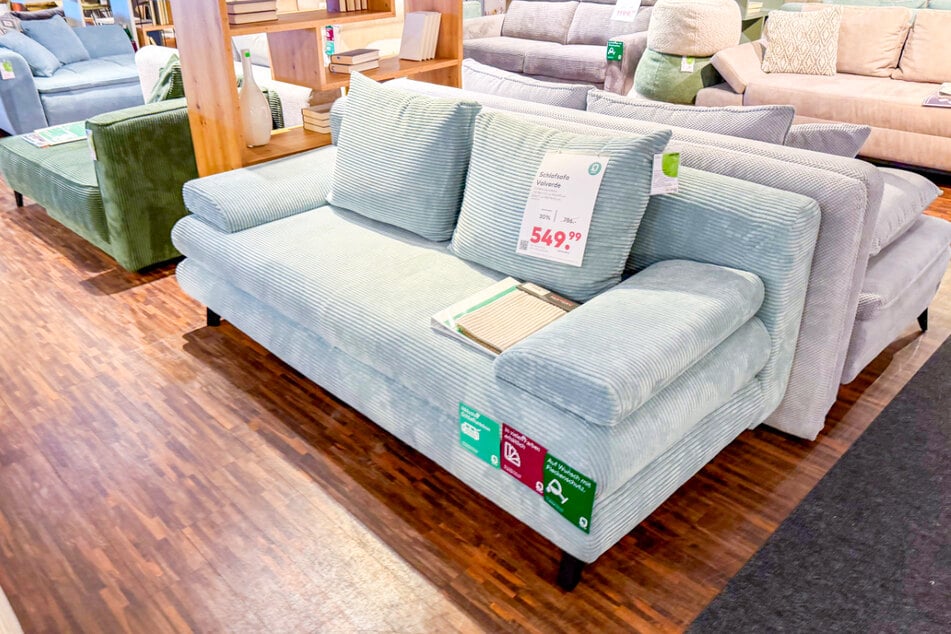Diese Schlafcouch und mehr verkauft porta zum Schnäppchenpreis