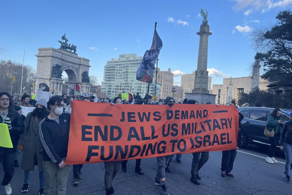 Protesters in New York City demand an end to US military funding for Israel.