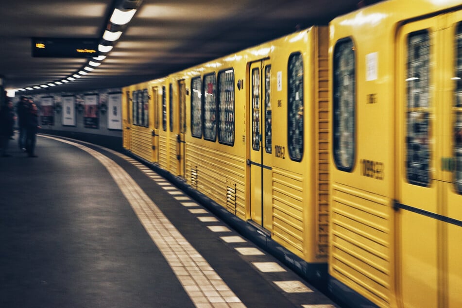 Die Züge der BVG halten vorübergehend nicht am U-Bahnhof Oskar-Helene-Heim. (Symbolbild)