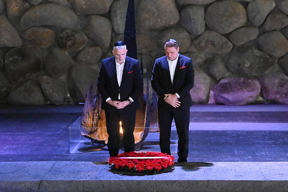 Eine Delegation des 1. FC Union Berlin rund um Präsident Dirk Zingler (57) war in der Gedenkstätte Yad Vashem zu Besuch.