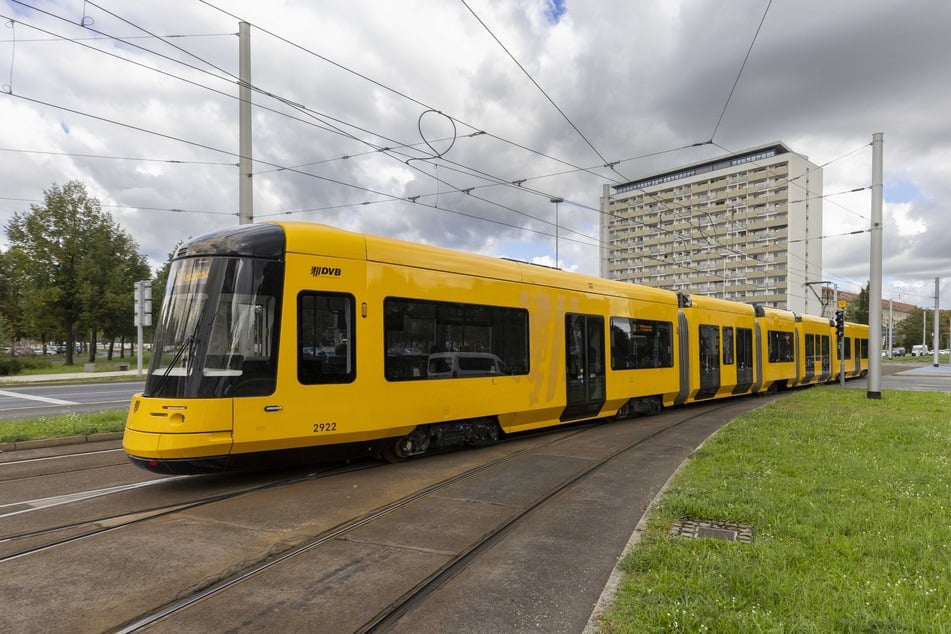 Bei der Anreise mit der Bahn müssen die Fans aufgrund der Bauarbeiten am Pirnaischen Platz und der Grunaer Straße einiges beachten.
