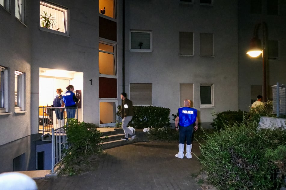 In einem Mehrfamilienhaus in Heppenheim (Landkreis Bergstraße) spielte sich am Sonntagabend eine schreckliche Gewalttat ab.