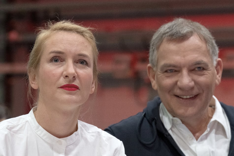 Ines Schwerdtner (35, links) und Jan van Aken (63) sind die neue Spitze der Linken.