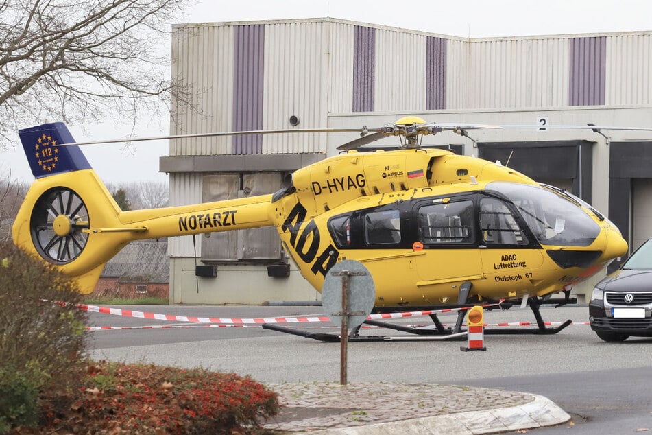 Der Rettungshubschrauber wurde bei einem Unfall beschädigt.