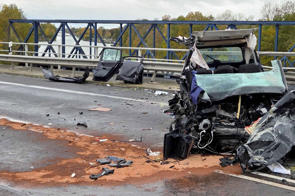 Nach Sturz von Kanalbrücke mit drei Toten: Ermittler finden Einbruchswerkzeug im Auto