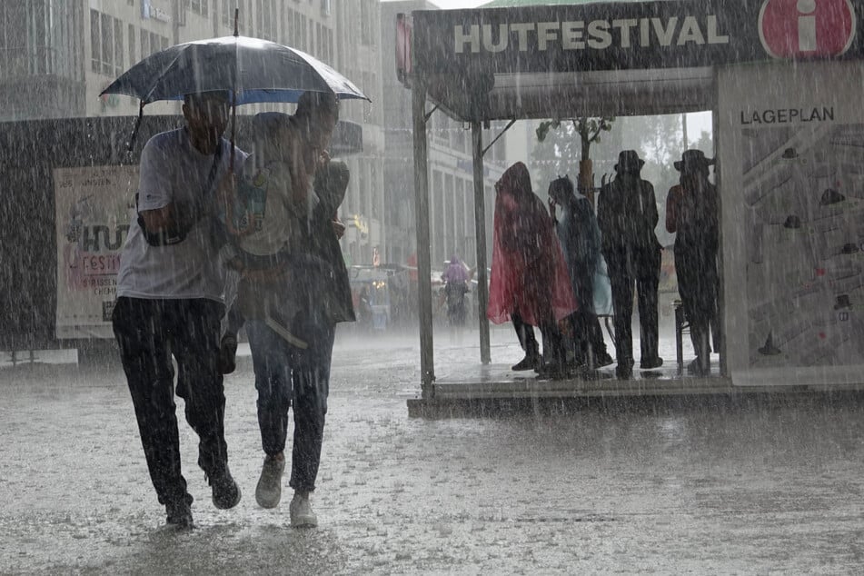 Donnerwetter zum Hutfestival sorgt für Besucher-Rückgang