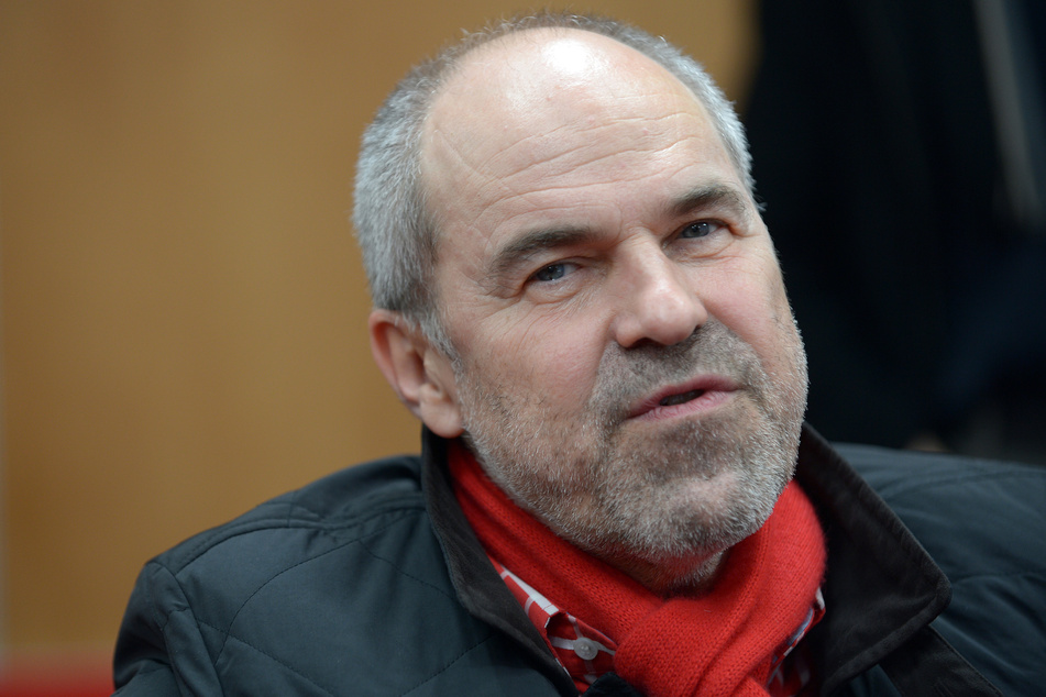 Der frühere Geschäftsführer von Bayer 04 Leverkusen Wolfgang Holzhäuser (74) hält die aktuellen Fan-Proteste für überzogen.