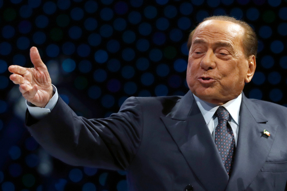 Berlusconi auf Intensivstation: Italiens Ex-Regierungschef schwer erkrankt