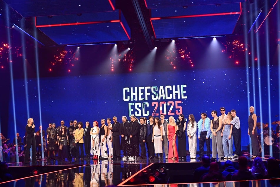 Stefan Raab setzt alles daran, dass Deutschland im Mai beim ESC den Sieg holt. Im Halbfinale bekam die Jury tadellose Auftritte zu sehen.