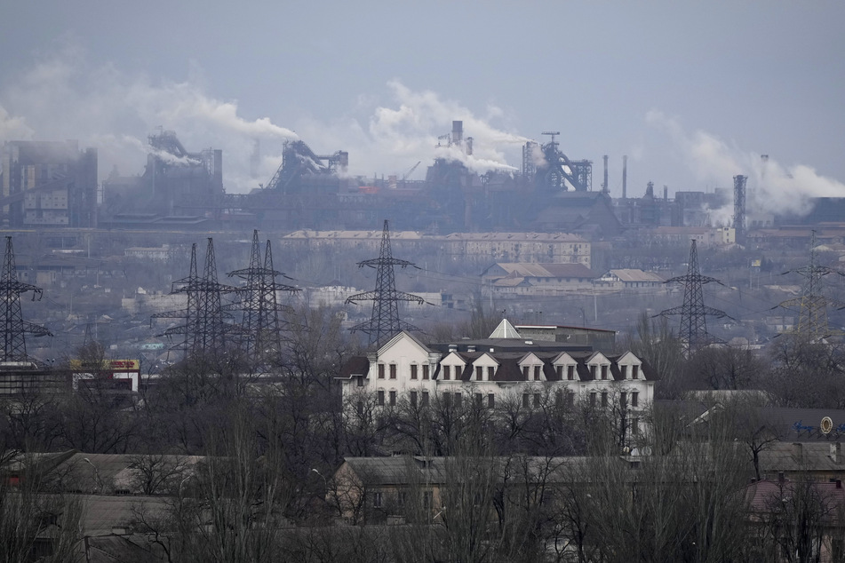 Das Stahl- und Eisenwerk Illich am Rande der Stadt Mariupol. Die Ukraine hat durch die Belagerung ein Drittel der Metallproduktion verloren.