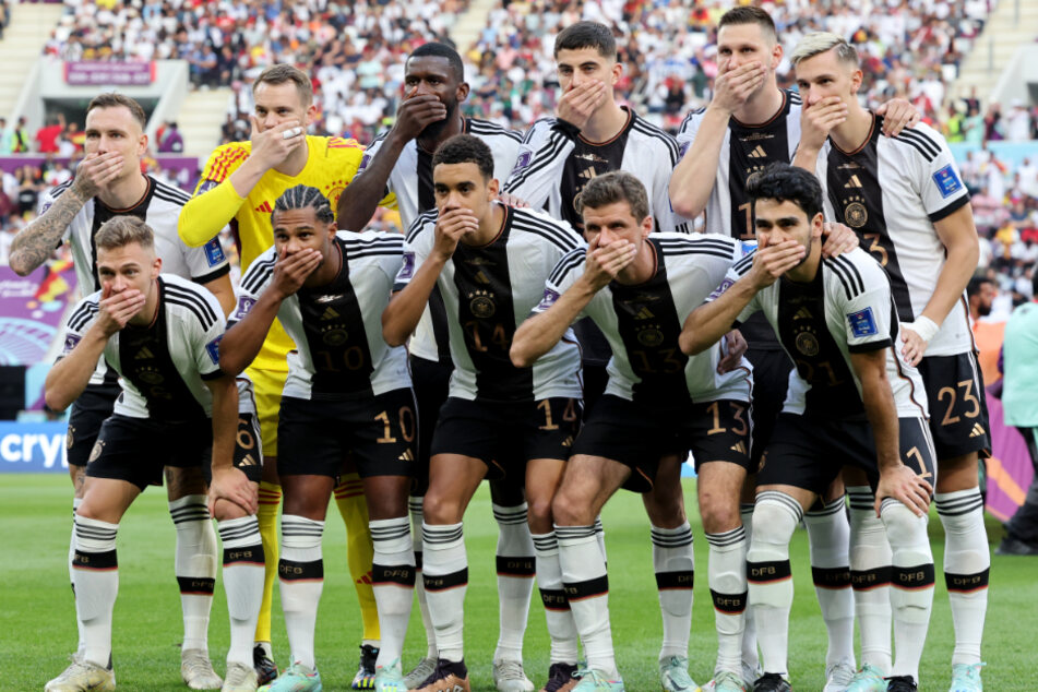 Das deutsche Team hielt sich die Hand vor den Mund.