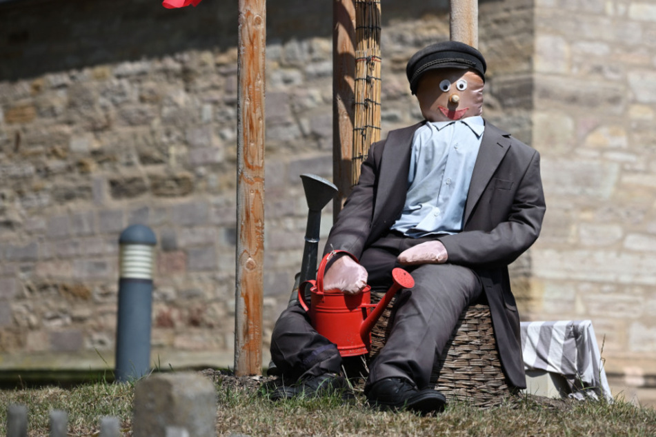 Im Rahmen des Jubiläums findet Ihr zahlreiche solcher Figuren in Ebersdorf.