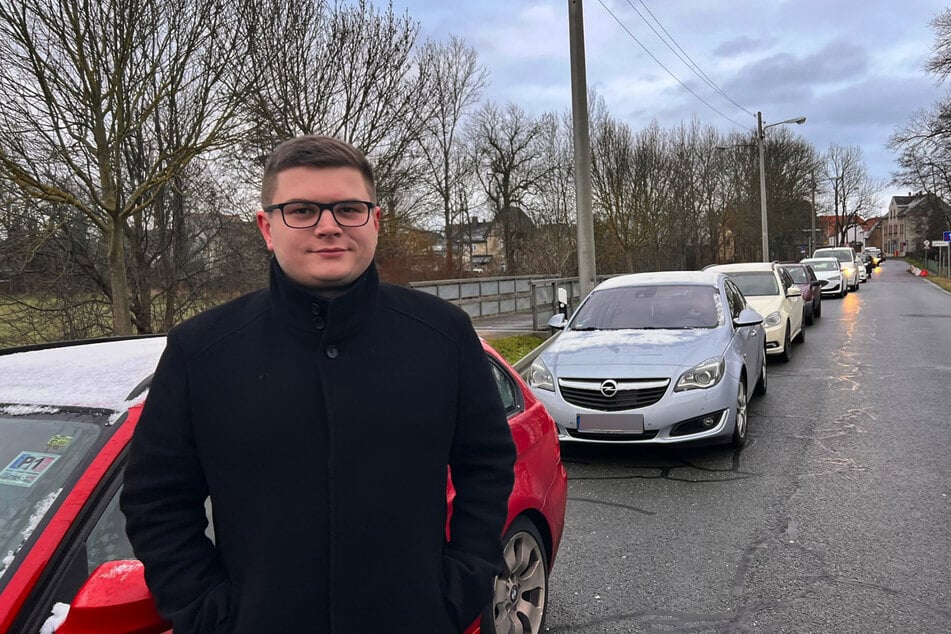 Christopher Wiedenhaupt (25), stellvertretender JA-Landesvorsitzender, steht im Stau.