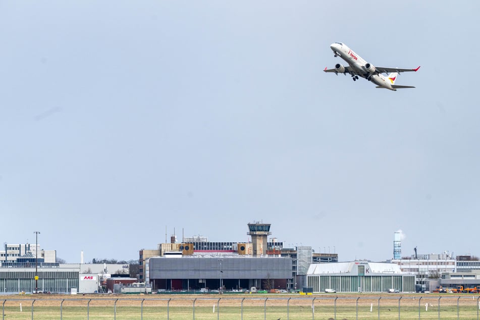 Der Flughafen Bremen ist von Hamburg aus leicht zu erreichen. (Symbolfoto)