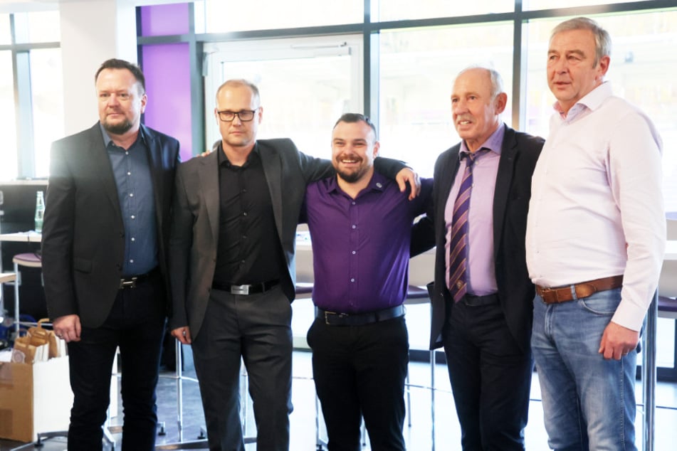 Auch wenn sich die Zusammensetzung des Vorstandes mittlerweile in Teilen verändert hat, ist man vor dreieinhalb Jahren im Kumpelverein angetreten, um es besser zu machen, als die Vorgänger in der Leonhardt-Ära. Diesem Anspruch hinkt Aue momentan meilenweit hinterher.