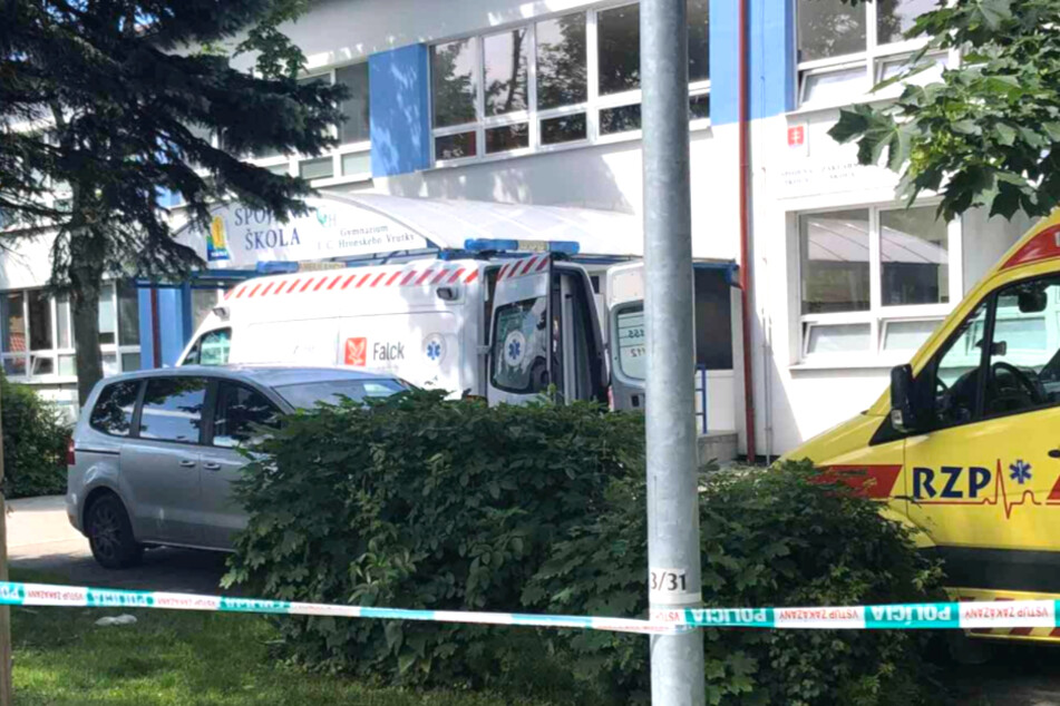 Polizisten töteten den Angreifer.