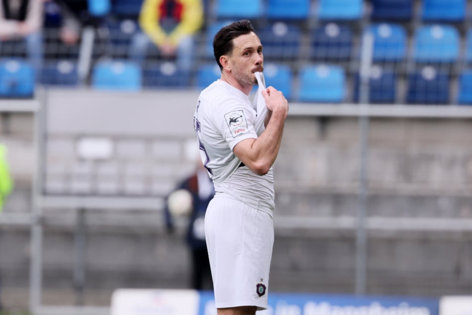 Allein Marcel Bär hatte in der ersten Hälfte drei starke Torchancen.