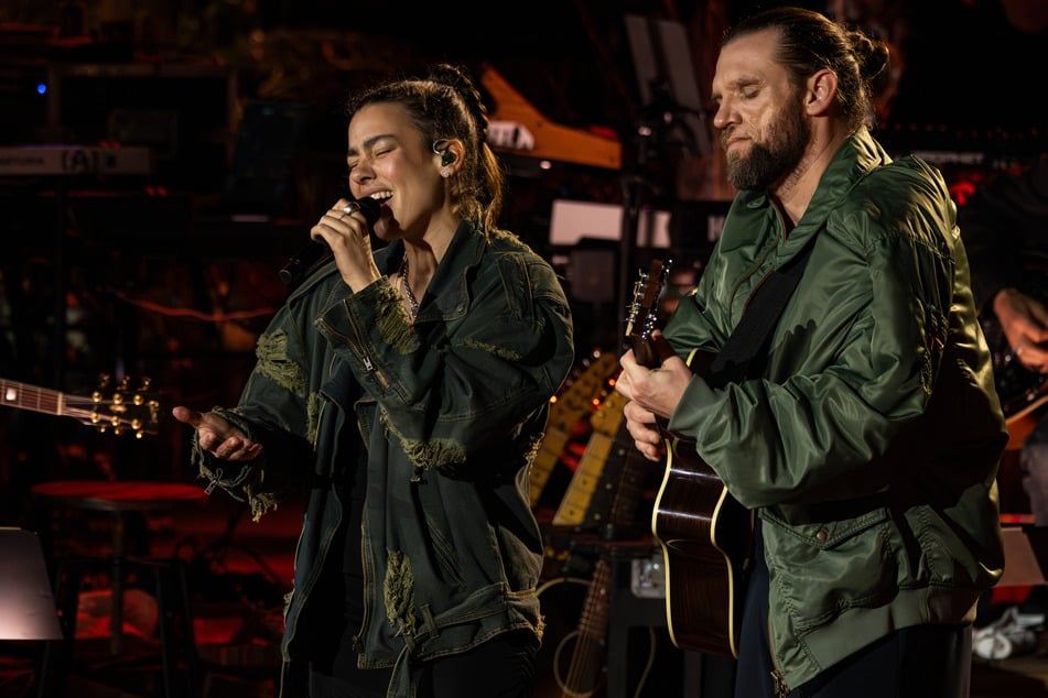 Frida-Gold-Sängerin Alina Süggeler (40) spricht in "Sing meinen Song - Das Tauschkonzert" über den vermeintlichen Nacktvideo-Skandal.