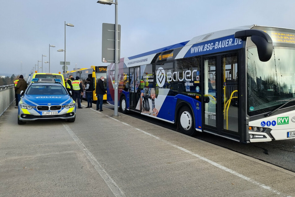 Bußgeld statt Busgeld: Wer ohne Nachweis unterwegs war, musste an der nächsten Haltestelle aussteigen. Außerdem drohen Geldstrafen.