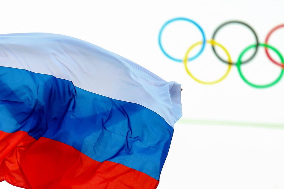 Die Internationale Olympische Komitee will die Frage nach der Rückkehr russischer Athleten in den Wettkampfbetrieb in die Hände der einzelnen nationalen Sportverbände legen.