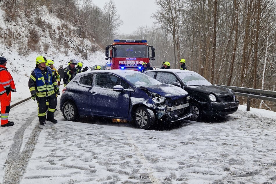 Die B81 musste aufgrund eines Unfalls zwischen Hasselfelde und Wendefurth voll gesperrt werden.