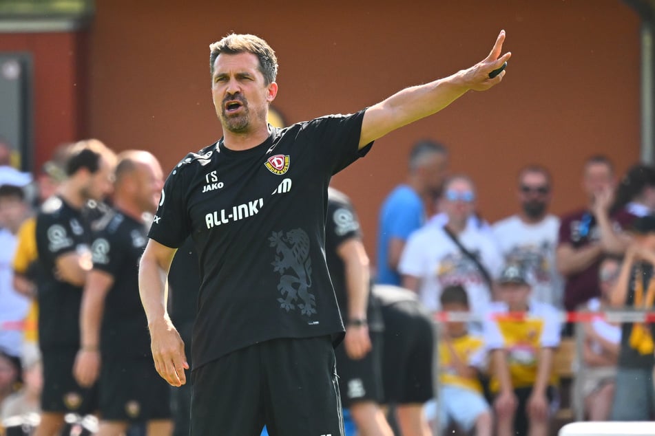 Gut erholt und bestens gelaunt: Trainer Thomas Stamm (43) legte gleich richtig los.