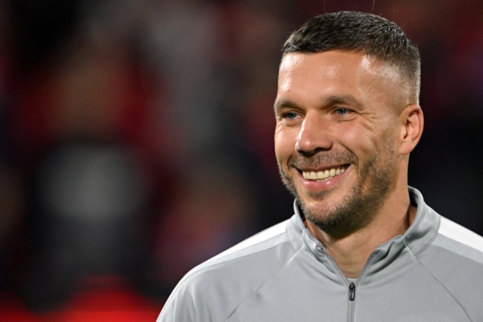 Lukas Podolski (40) hat sich beim "Kölner Treff" am Freitag zu seinem designierten Erben beim 1. FC Köln geäußert. (Archivbild)