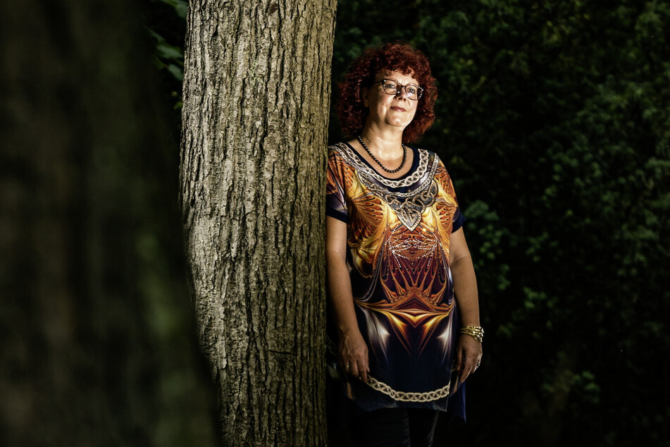 Ines Illing (54) tritt als Medium mit Verstorbenen in Kontakt. Sie berät aber auch bei anderen Krisen und hat auch schon Ratgeber-Bücher geschrieben.