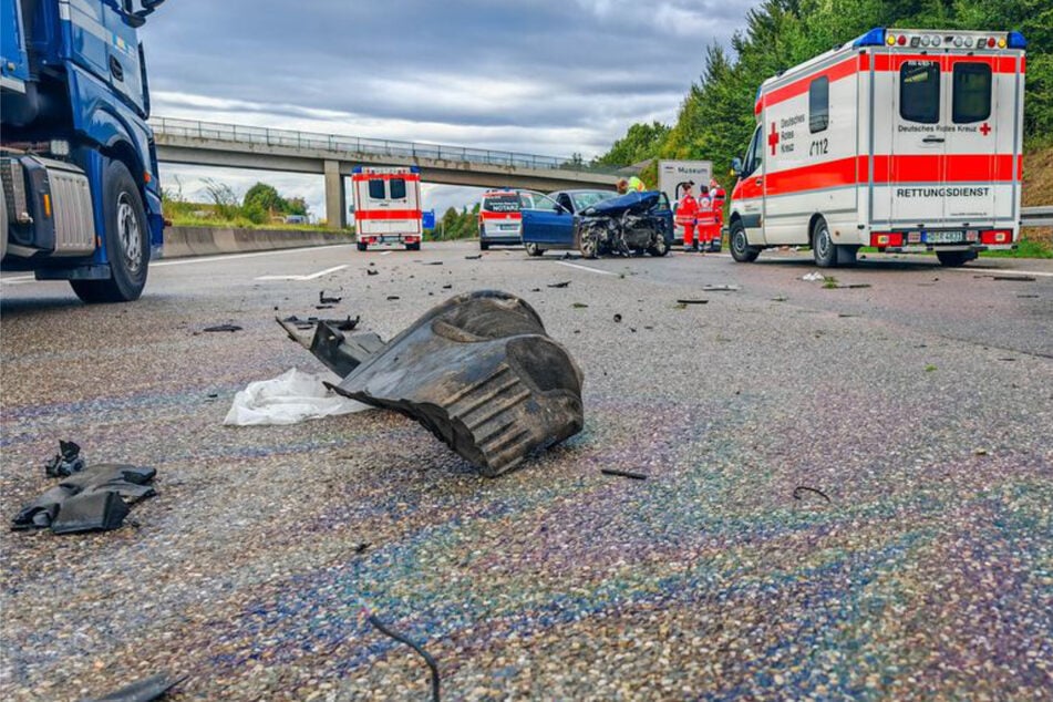 Unfall A6: BMW kracht gegen Lkw auf A6 bei Sinsheim: Ein Schwerverletzter