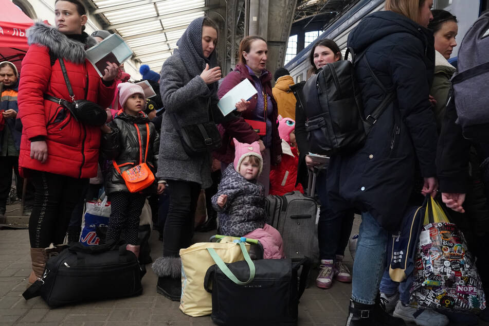 Der Krieg in der Ukraine sorgt dafür, dass viele Menschen das Land fluchtartig verlassen müssen.