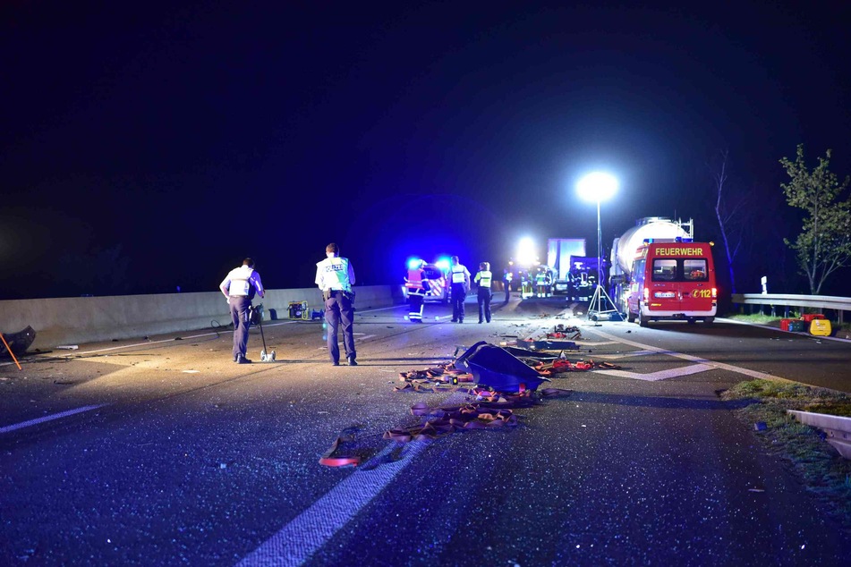Auf der Autobahn 1 bei Mechernich lagen Trümmerteile.