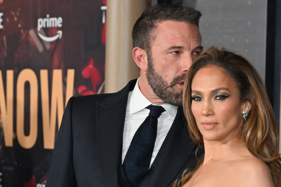 Ben Affleck ditches Jennifer Lopez for Jennifer Garner on Father's Day
