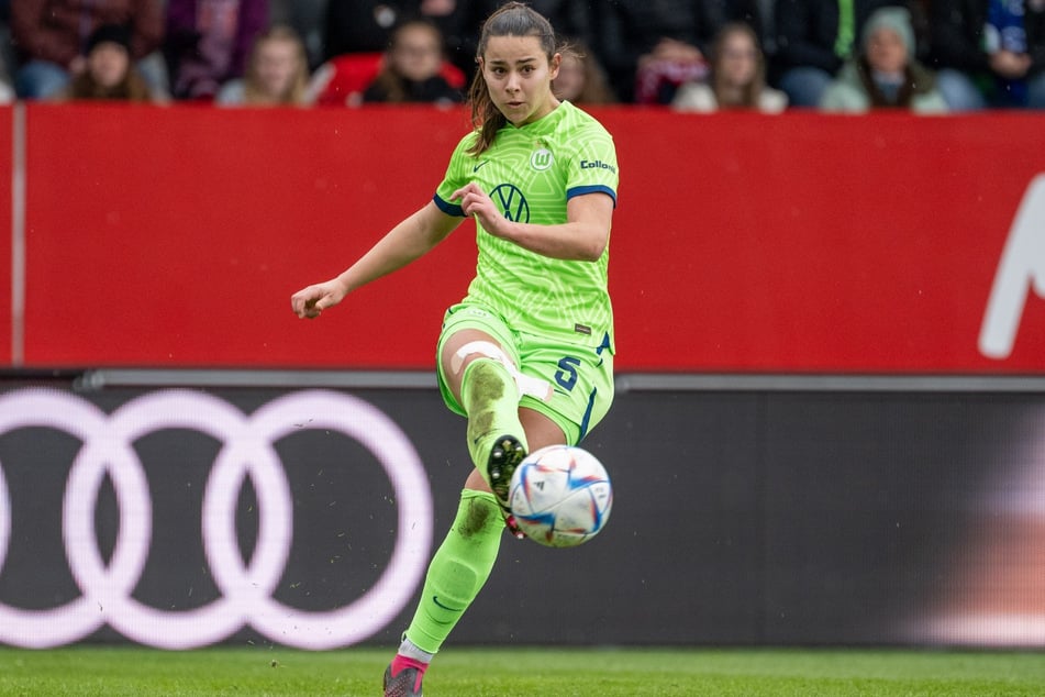 Lena Oberdorf (23) spielte vier Jahre für den VfL Wolfsburg und wechselte im Sommer für die Rekordsumme von 400.000 Euro nach München.