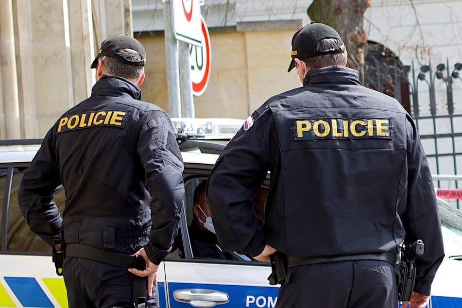 Schießerei in Gemeindebüro: Polizei tötet Attentäter, mehrere Verletzte