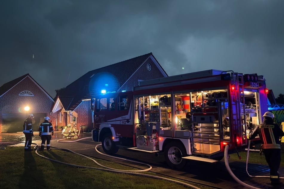 Während eines Dachstuhlbrands befand sich ein Gewitter unmittelbar über der Einsatzstelle.