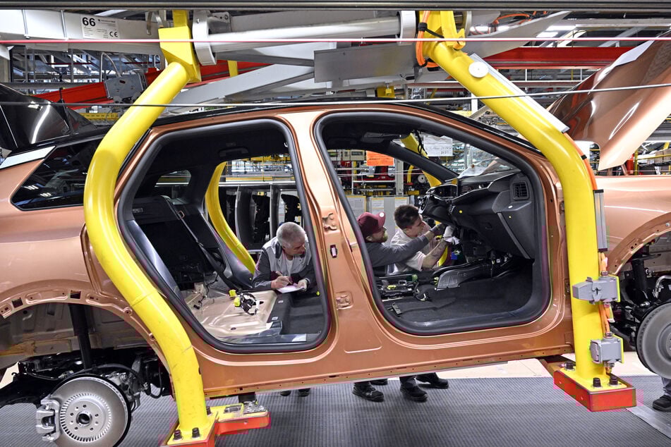 Der Rückruf betrifft unter anderem Autos der Marke Opel. (Archivfoto)